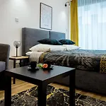 Apartment Easy Rent - Silver 8, Basen & Spa, Centrum Free Parking 24h Check-in
